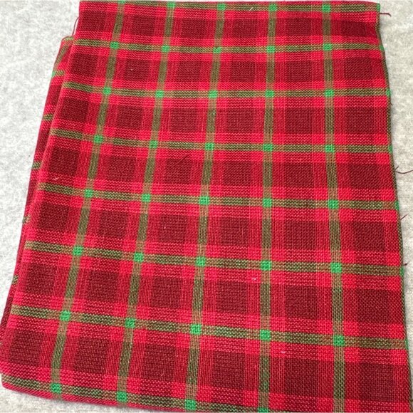 Red & Green Plaid Cotton Fat Quarter Fabric 18x22" Quilting Sewing Craft Materia - Picture 1 of 4